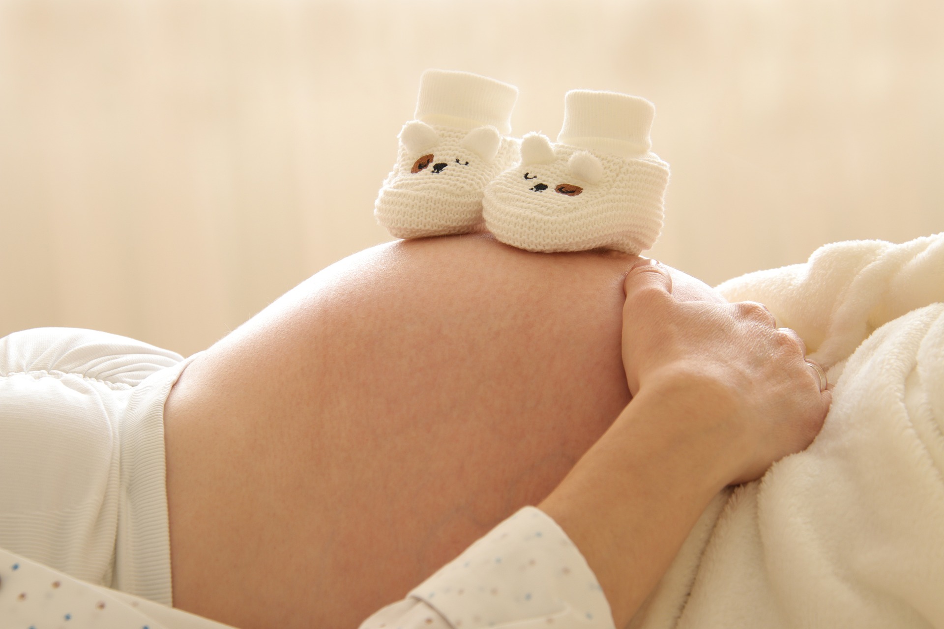 母乳喂养的优势和劣势